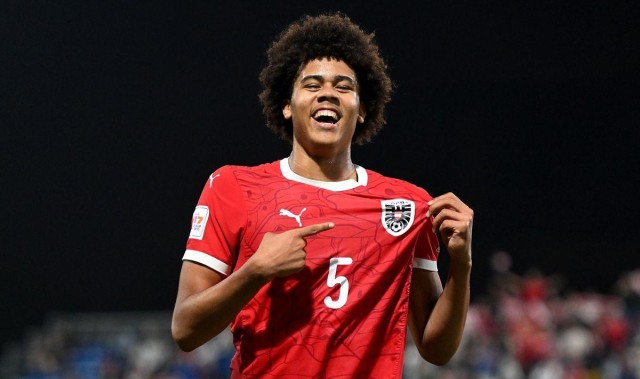 开云体育在线-利物浦动态：全力截胡拜仁，杰拉德点头回归，罗伯逊转会再生变数